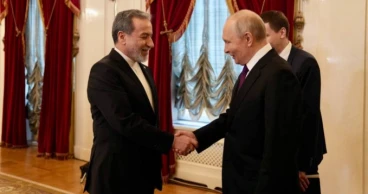 Iran FM in Russia says US has offered new round of talks as Moscow positions itself as mediator