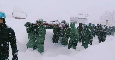 41 workers trapped after being swept away by an avalanche in northern India