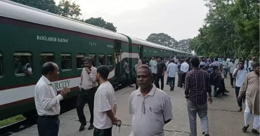 Train driver disappears during stop in Jhenaidah, returns after over an hour