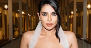 Priyanka Chopra responds to trolls over Hot Dog vs Vada Pav Debate