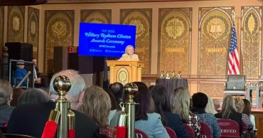 Yunus receives Hillary Rodham Clinton Award in Washington