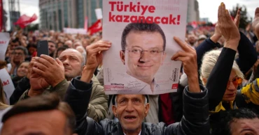 Six Turkish journalists questioned over reports on jailed Istanbul mayor