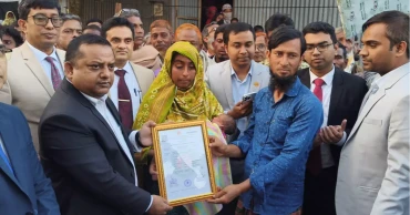 Child born at polling station in Sirajganj named after Khaleda Zia