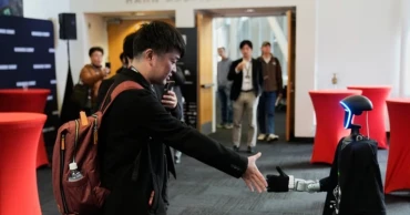 Humanoid robots draw spotlight at Silicon Valley summit