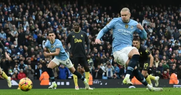 Erling Haaland misses penalty and Man City drops more points after 1-1 draw with Everton