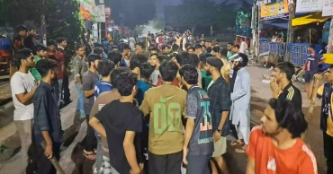 Students of DU, Dhaka College clash over setting up makeshift shop