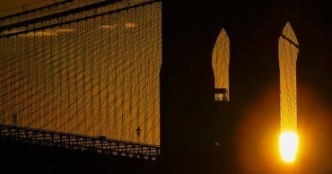 Police fatally shoot armed man on Brooklyn Bridge after he refuses to drop knife