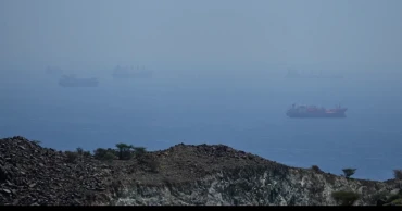 Oil prices rise anew after a US-Iran standoff in the Strait of Hormuz strands tankers