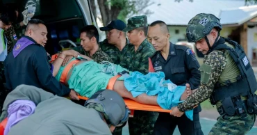 Cambodia and Thailand escalate border fighting, tens of thousands flee