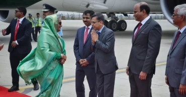 Modi’s oath-taking: PM Hasina warmly received by India as first “distinguished” guest
