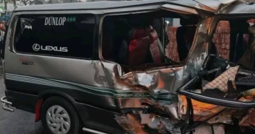 1 killed, 5 injured in truck-microbus collision in Ctg