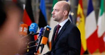 Sanctions on Iran to continue until Hormuz reopens: French Minister