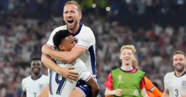 With a late goal fit for a king, England reaches another Euro final by beating Netherlands 2-1