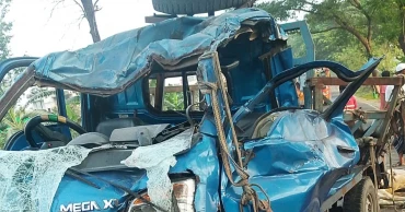 Two killed as pickup crashes into stationary truck in Kushtia