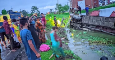 Bus overturns in Sylhet, 25 passengers escape serious injury