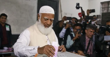 Jamaat Ameer casts vote at Monipur centre