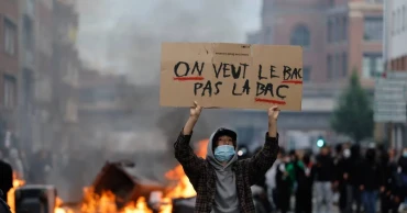 France sees growing student protests as PM calls crisis meeting
