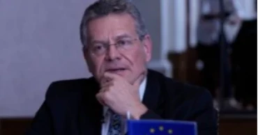 China, EU trade envoys seek to ease tensions over widening trade imbalance