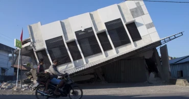 Death toll from Indonesia's 7.7-magnitude quake rises to 54