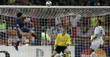 Messi's favorite goal, a header for Barcelona in 2009 Champions League final, to become work of art
