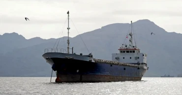 Iran reimposes restrictions on Strait of Hormuz amid US tensions