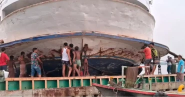 No headway in removing two damaged vessels from Dhaleswari River