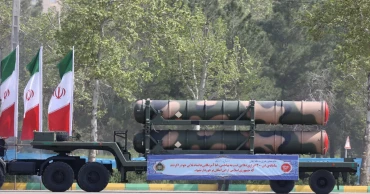 Russian missile experts visit Iran, warn Israel