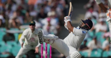 Bumrah sidelined but India builds 145-run lead after wild Day 2 of 5th test against Australia