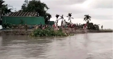10,000 stranded as Teesta embankment breaches flood villages in Rangpur