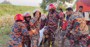 3 killed as bus plunges into ditch on Dhaka-Mawa Expressway