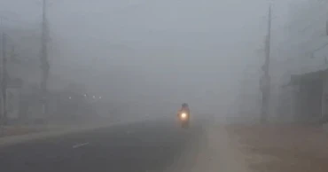 Dhaka wakes up to dense fog as winter deepens