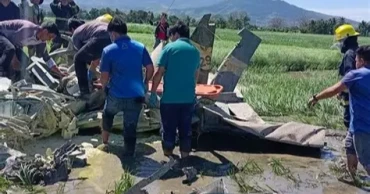 Two Philippine air force planes collide during training, killing four pilots