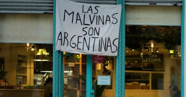 ‘The Malvinas Are Argentine’ banner sparks national frenzy
