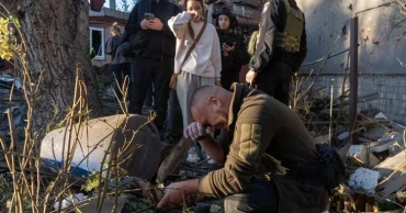 Russian attacks kill 6 in Ukraine, damage Kyiv bridge