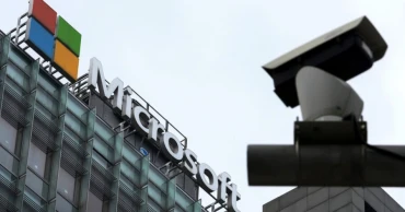 Microsoft pushes AI-powered Windows 11 as Windows 10 support ends