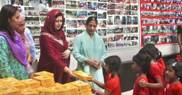 Zubaida spends time with underprivileged children at Suravi