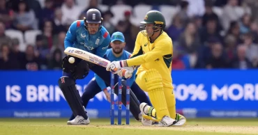 Alex Carey provides late flourish with 74 to lift Australia to 270 against England in 2nd ODI