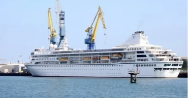 Fuel costs force US residential cruise ship to suspend world voyage