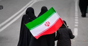 Iran threatens tourist sites, vows to continue missile production