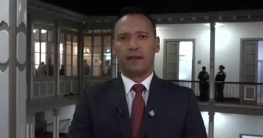 15 killed as passenger plane crashes in northern Colombia