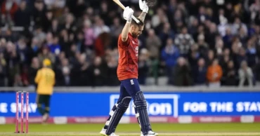 Phil Salt and England shatter T20 records with 146-run rout of South Africa