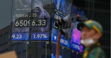 Asian stocks fall as global bond sell-off deepens