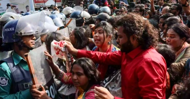 Protesters face police obstruction while marching towards Home Ministry