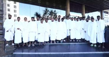 Bangladesh footballers, camping in Saudi Arabia, perform Umrah
