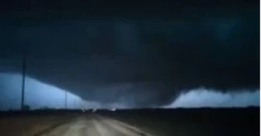 3 killed as apparent tornado strikes Michigan