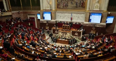 France rushes to avert US-style government shutdown after budget talks fail