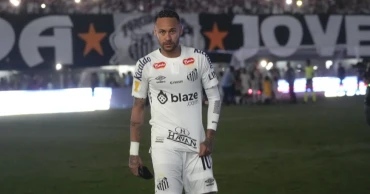 Neymar signs contract extension with Santos through 2025