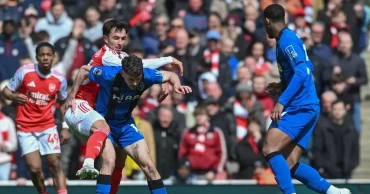 Six-point lead for Arsenal as Manchester City left chasing title race