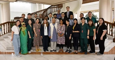 Prof Yunus thanks foreign medical teams for treating jet crash victims
