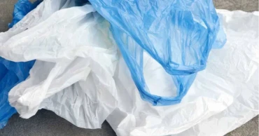 Shoppers back polythene ban, worry about alternatives